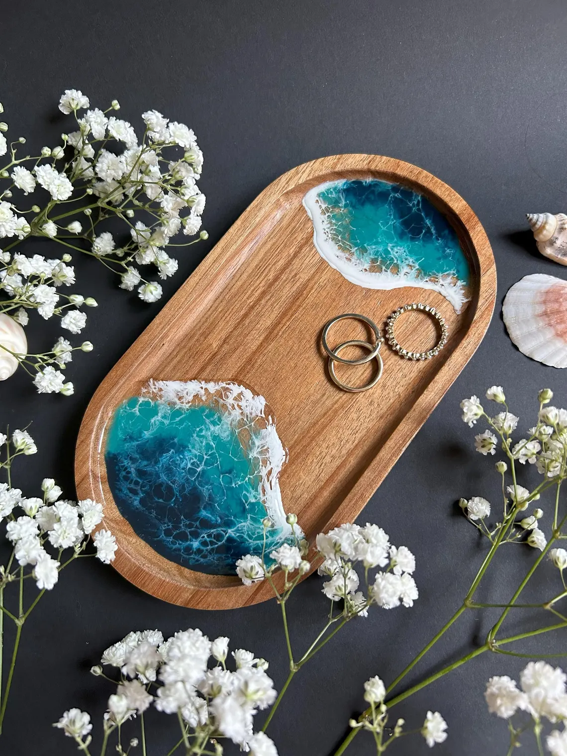 handmade-wooden-ocean-resin-tray-epoxy-resin-serving-decorative-tray